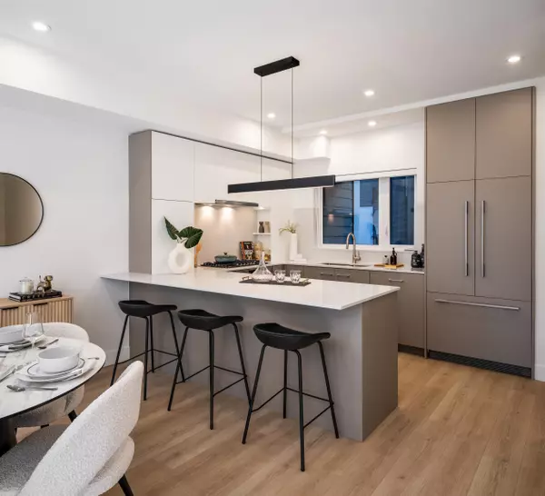 North Vancouver, BC V7J 2K8,342 Mountain HWY #112