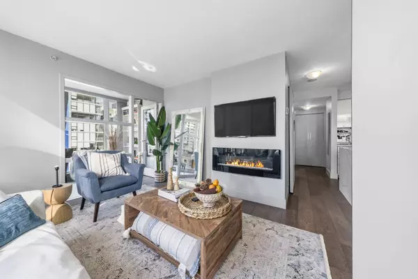 1438 Richards ST #906, Vancouver, BC V6Z 3B8