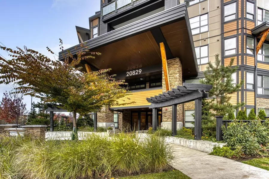 20829 77a AVE #503, Langley, BC V2Y 0Y5