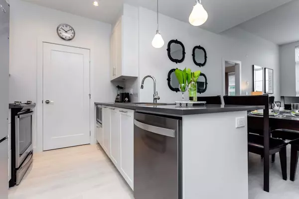 20829 77a AVE #503 Langley, BC V2Y 0Y5