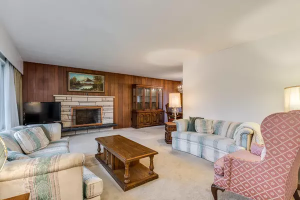 Burnaby, BC V5B 3G2,1250 Delta AVE