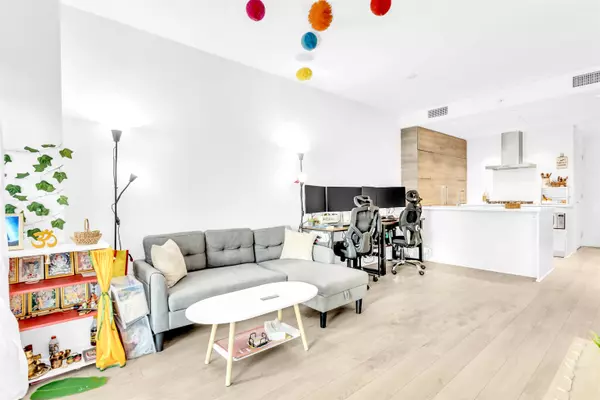 7303 Noble LN #1411 Burnaby, BC V3N 0H2