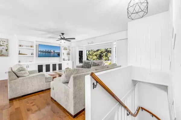 Surrey, BC V3V 6Y6,13822 92a AVE