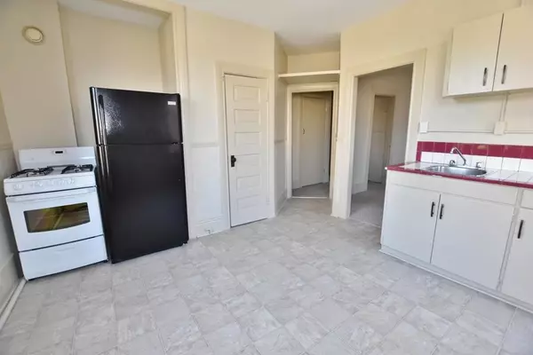 Vancouver, BC V5T 1Z4,2603 Main ST #9