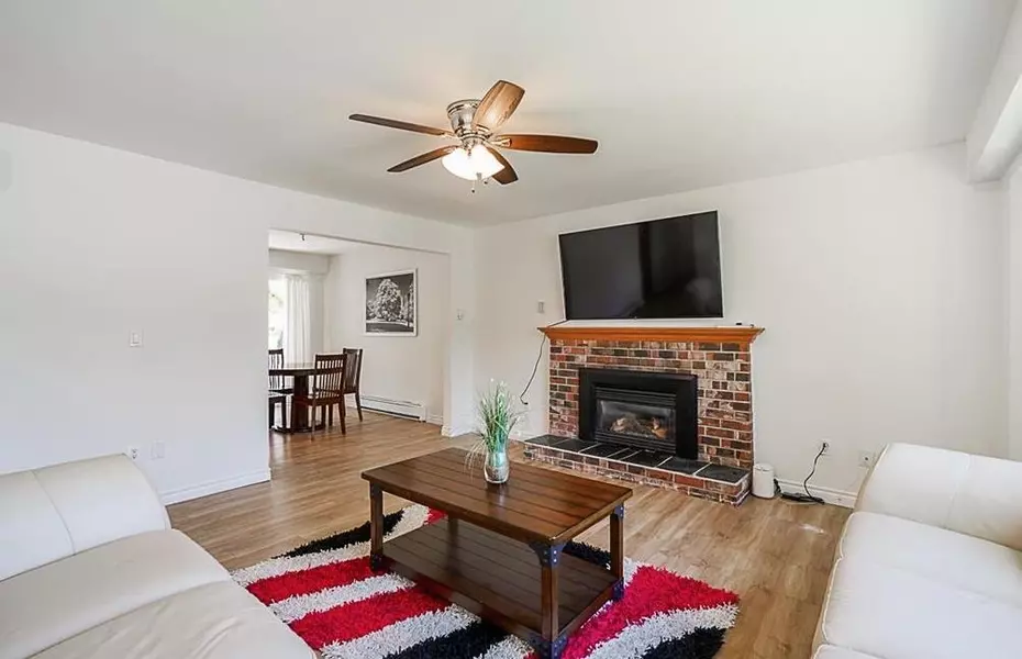 15084 86a AVE, Surrey, BC V3S 4V1