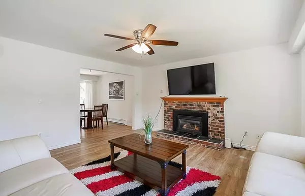 15084 86a AVE, Surrey, BC V3S 4V1