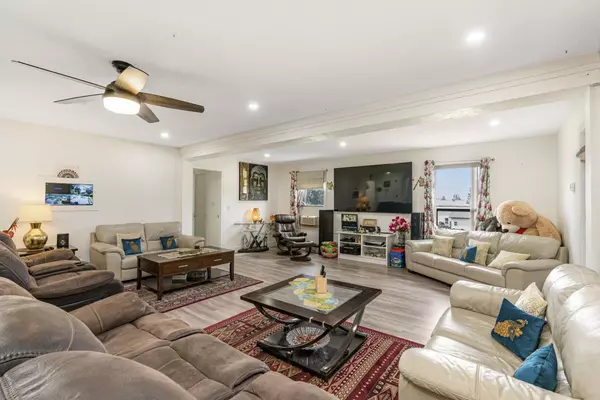 Abbotsford, BC V2T 1A4,32354 Marshall RD