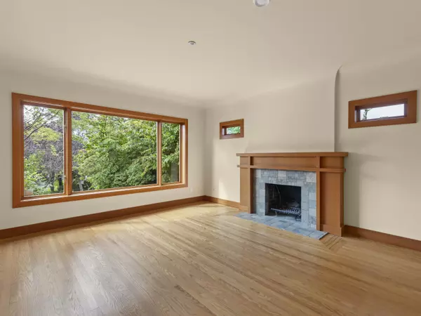 Vancouver, BC V6N 2P4,4055 W 35th AVE