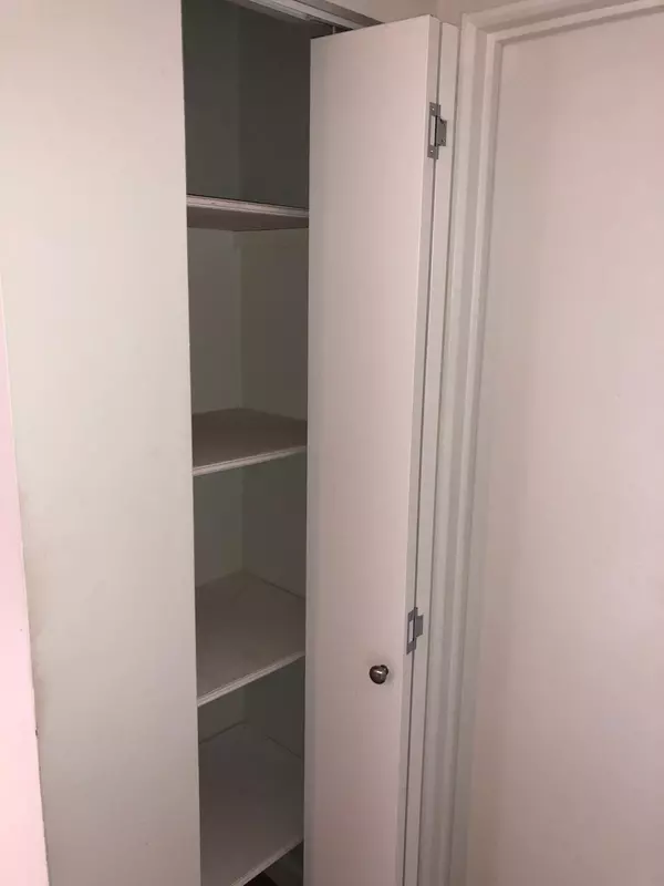 Vancouver, BC V5T 4C9,36 E 14 AVE #213