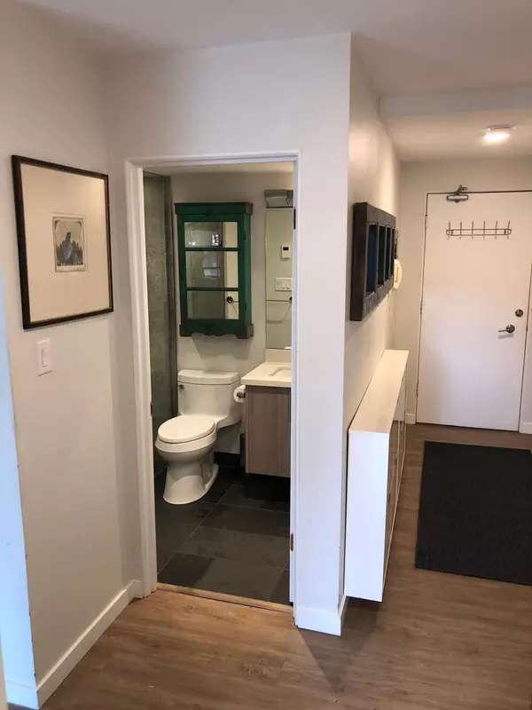 36 E 14 AVE #213, Vancouver, BC V5T 4C9