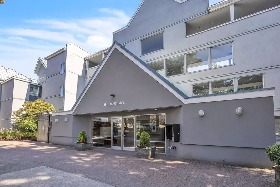 1345 W 4th AVE #28, Vancouver, BC V6H 3Y8