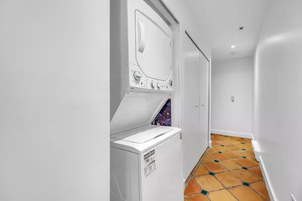 Vancouver, BC V6H 3Y8,1345 W 4th AVE #28