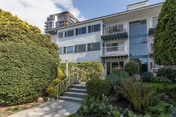 North Vancouver, BC V7M 2N4,1450 Chesterfield AVE #15