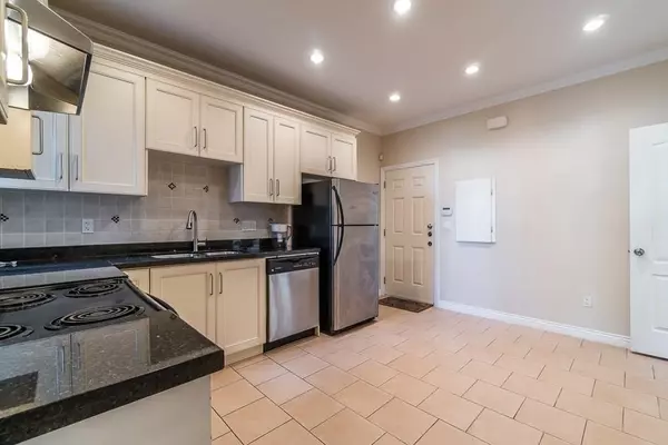 Burnaby, BC V3N 1P9,7734 16th AVE