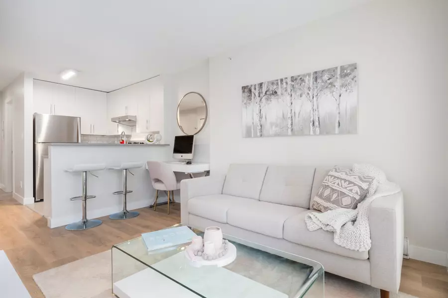 1295 Richards ST #1103, Vancouver, BC V6B 1B7