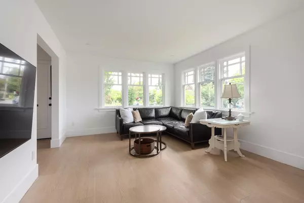 New Westminster, BC V3L 2M6,631 Second ST