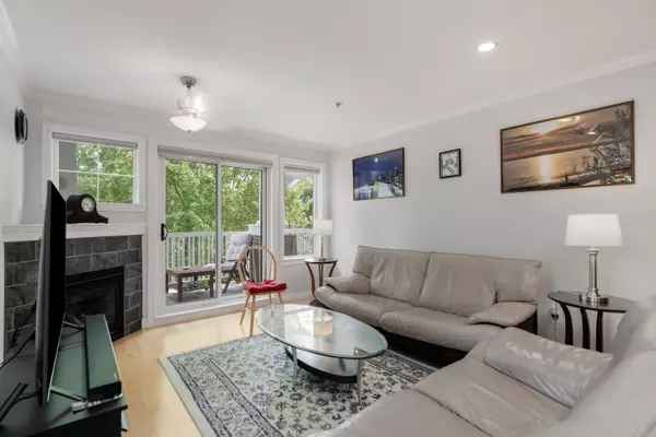 Langley, BC V3A 9J6,20750 Duncan WAY #305