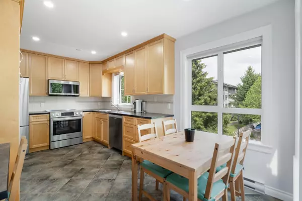 Langley, BC V3A 9J6,20750 Duncan WAY #305