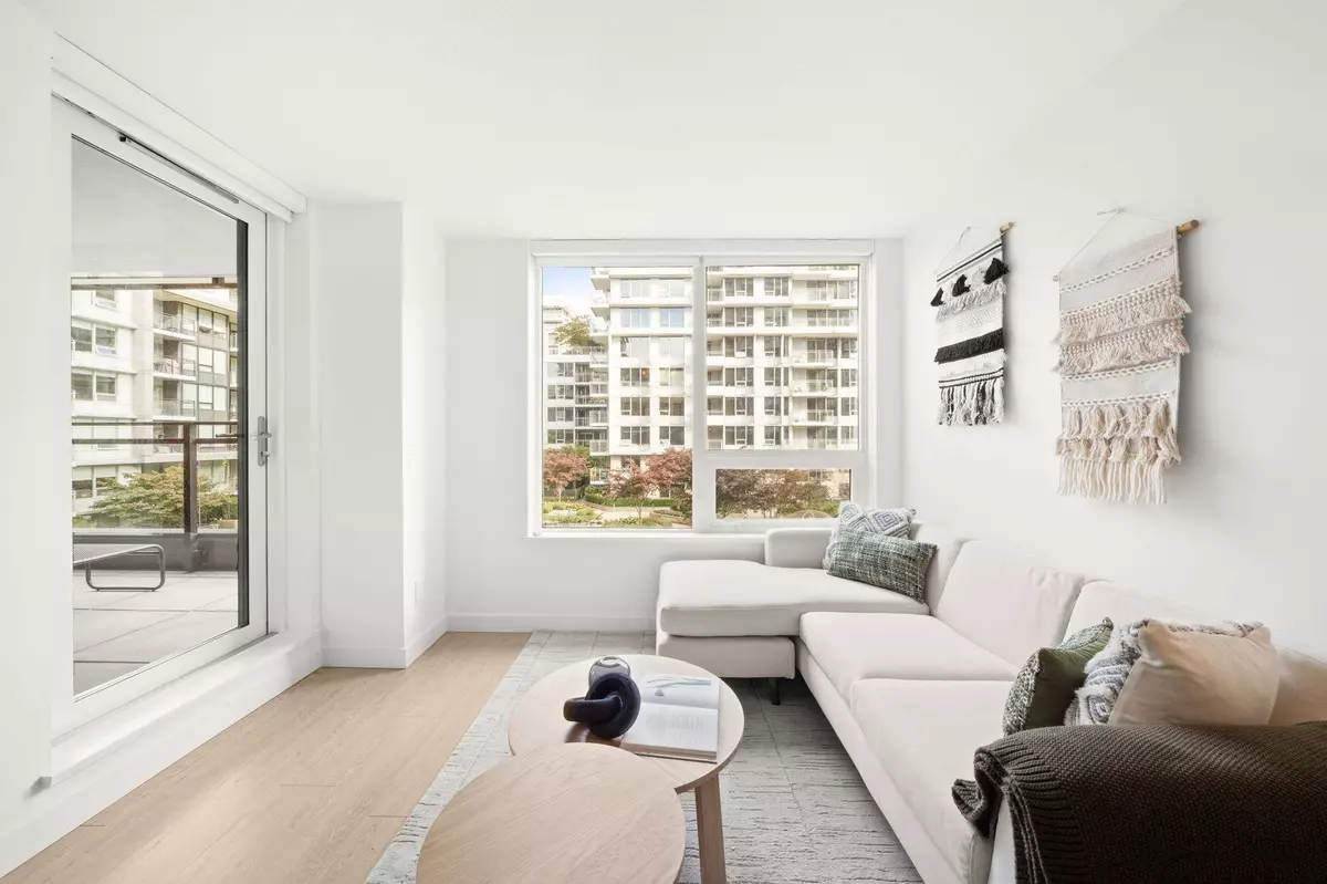 Richmond, BC V6X 0N3,8833 Hazelbridge WAY #617