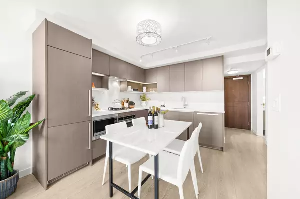 Richmond, BC V6X 0N3,8833 Hazelbridge WAY #617