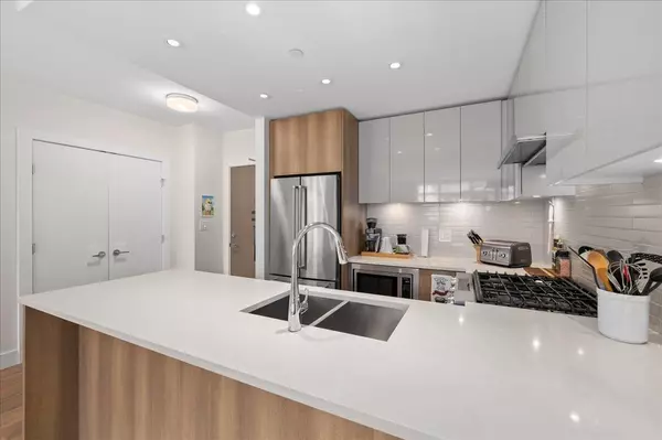 New Westminster, BC V3L 0J9,258 Nelson's CT #607