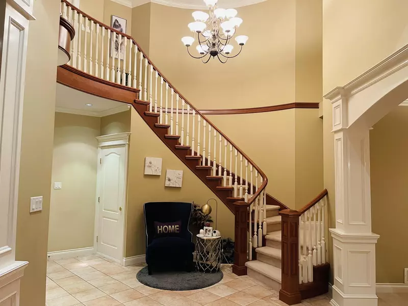 2122 138 ST, Surrey, BC V4A 9V6