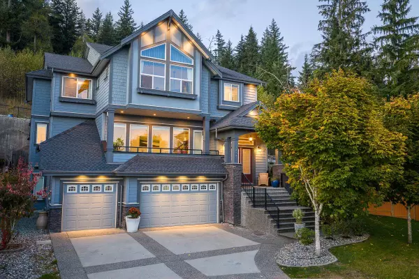 1468 Strawline Hill ST, Coquitlam, BC V3E 0L7