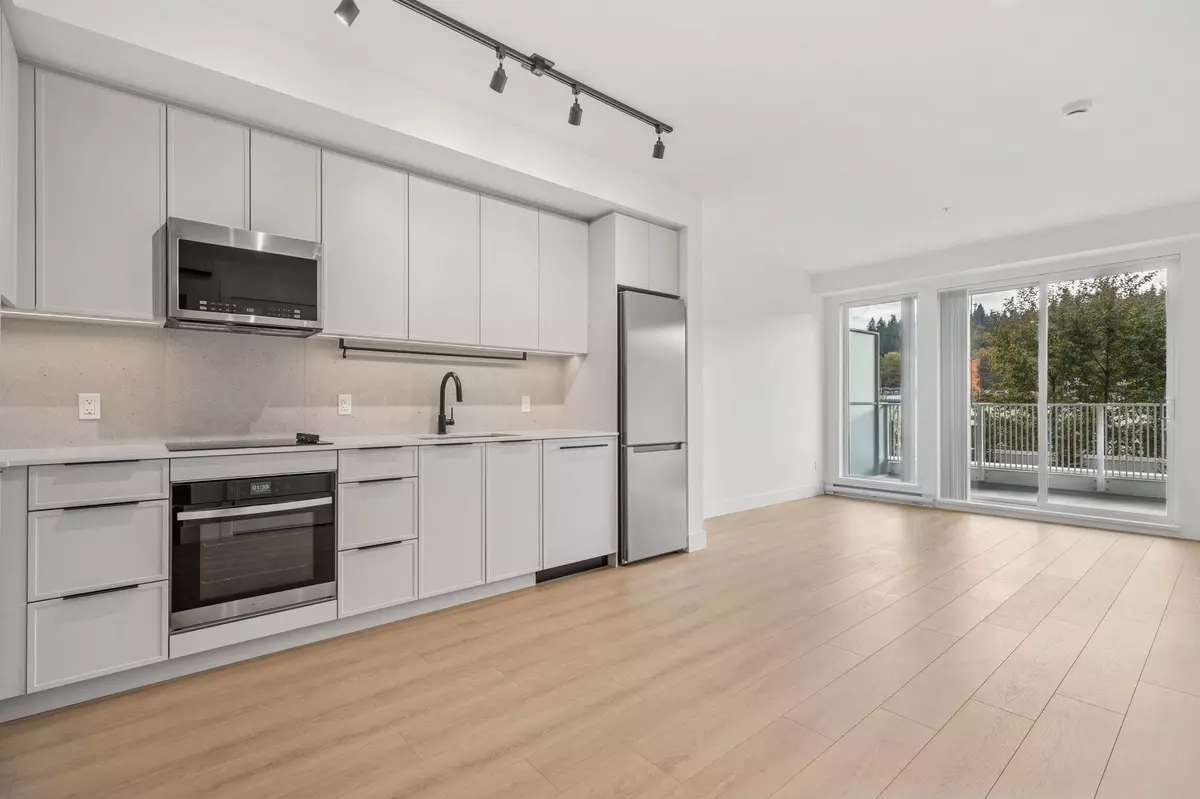 Port Moody, BC V3H 0N9,3075 Murray ST #307