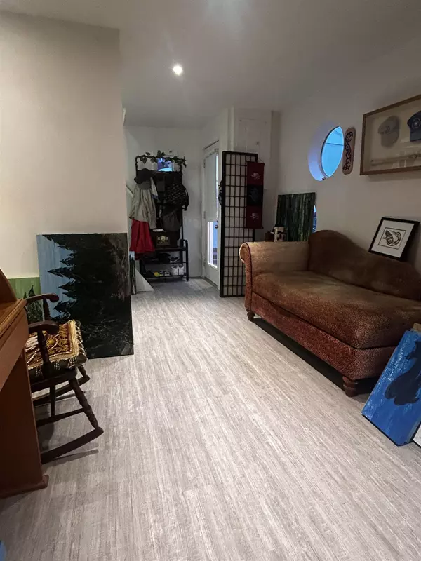 Richmond, BC V6V 1E1,23080 Dyke RD #18