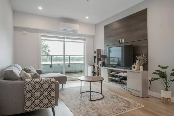 Surrey, BC V3S 0B6,14468 72 AVE #A503