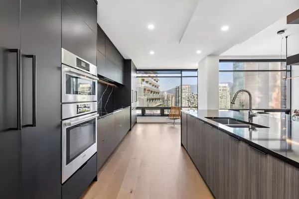 Vancouver, BC V6G 3C9,1500 Alberni ST #8C