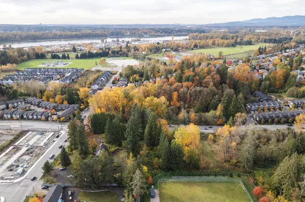 10456 240 ST Maple Ridge, BC V2W 1G3