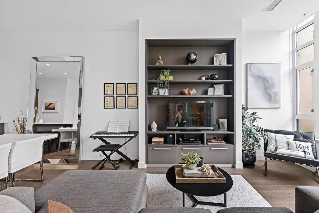 Vancouver, BC V5Y 3T2,230 W 1 AVE