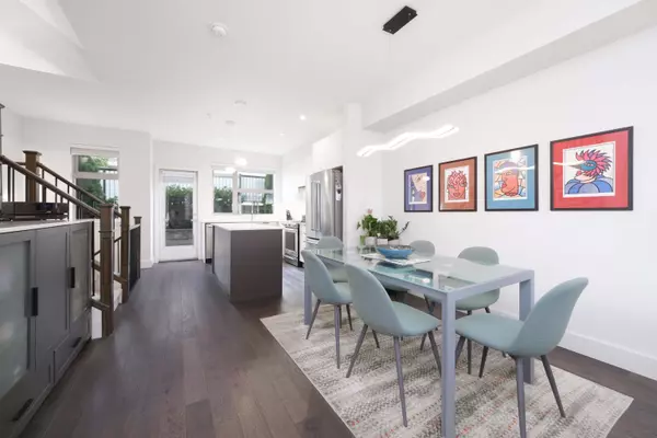 244 E 5th ST #14, North Vancouver, BC V7L 1L7