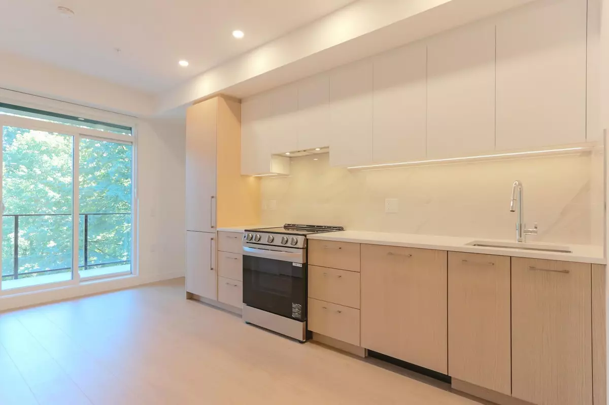 Port Moody, BC V3H 0N7,150 James RD #506