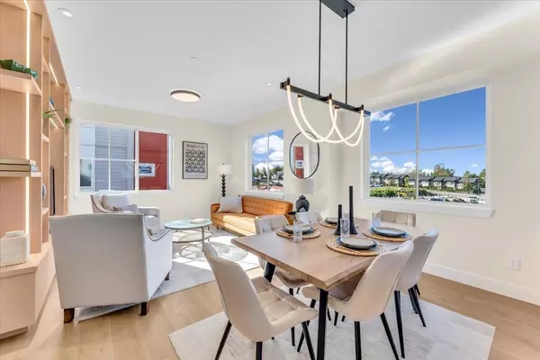 Maple Ridge, BC V2W 1G3,10392 240a ST #8