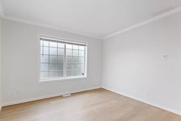 Surrey, BC V4A 4X4,1840 160 ST #42