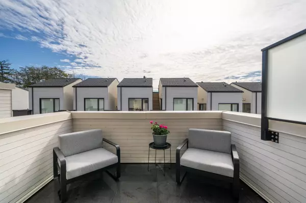 650 E 2nd ST #228 North Vancouver, BC V7M 1E3