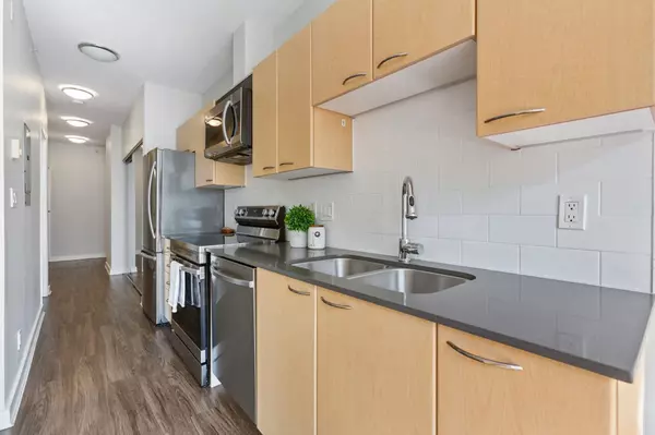 Vancouver, BC V6Z 1M5,1249 Granville ST #509