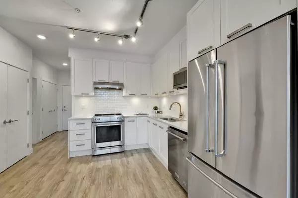 Langley, BC V3A 0L8,5638 201a ST #317