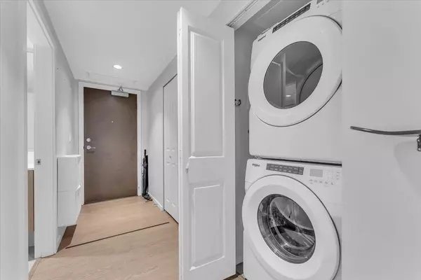 Burnaby, BC V5H 3K6,6700 Dunblane AVE #1906