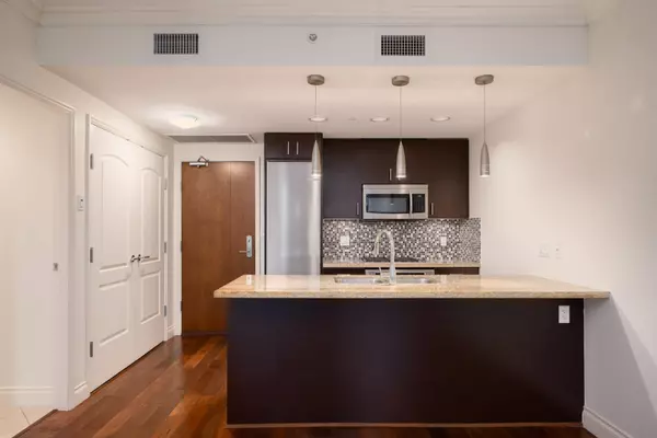 172 Victory Ship WAY #205, North Vancouver, BC V7L 0B5