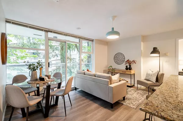 9262 University CRES #311, Burnaby, BC V5A 0A4