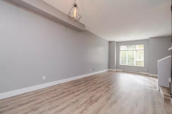 Surrey, BC V4N 6M8,19433 68 AVE #77