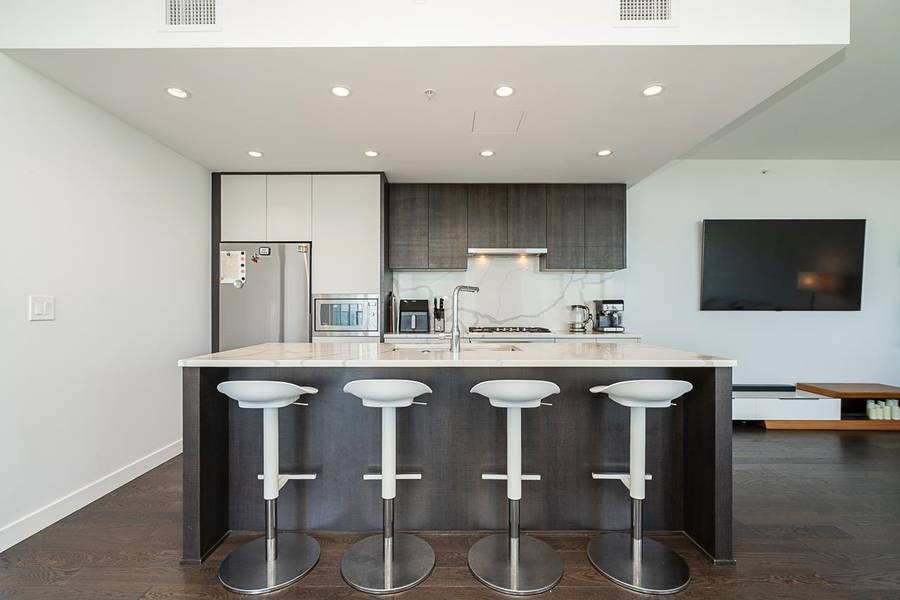 567 Clarke RD #4601, Coquitlam, BC V3J 0K7