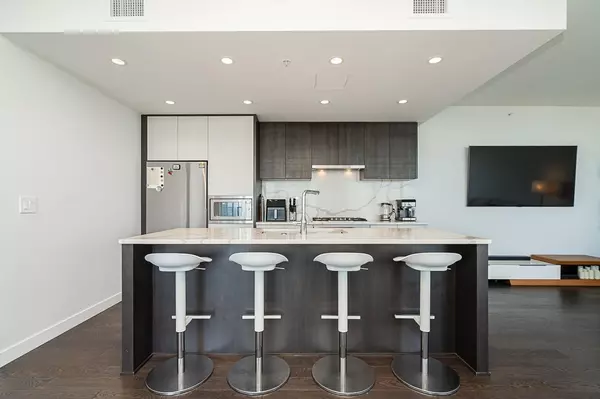 567 Clarke RD #4601, Coquitlam, BC V3J 0K7