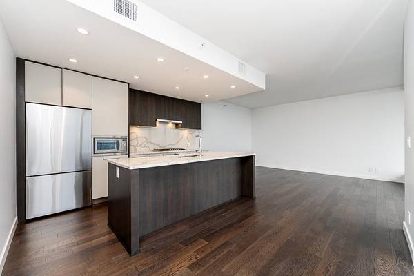 567 Clarke RD #4601, Coquitlam, BC V3J 0K7