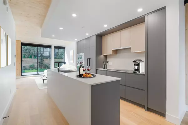 310 Salter ST #121, New Westminster, BC V3M 0N7