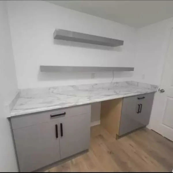 2042 Bowler DR, Surrey, BC V4A 6S6