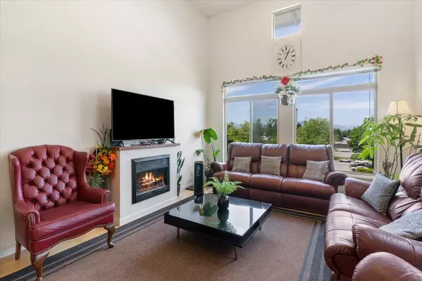 10180 153 ST #415, Surrey, BC V3R 0B5